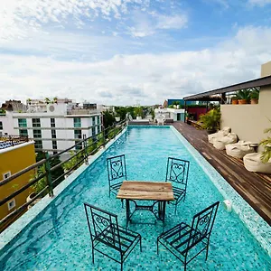 Be Playa Boutique & Rooftop Bar Hotel Playa del Carmen