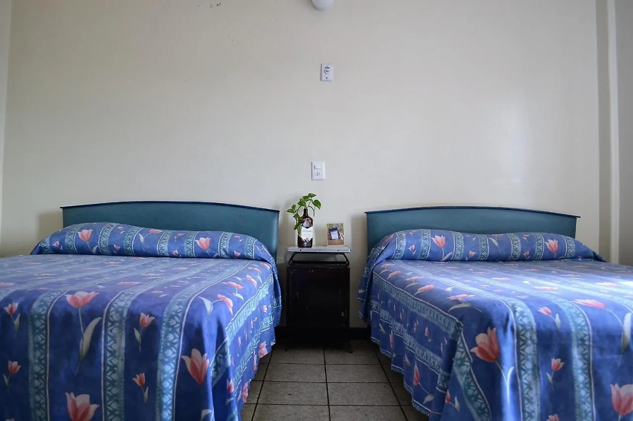 Hotel Janeiro Guadalajara Inn